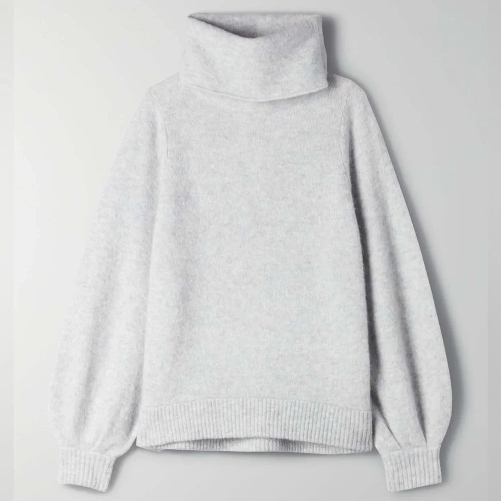 Aritzia/The Group Babaton Adichie Oversized Turtleneck Sweater - Picture 10 of 11